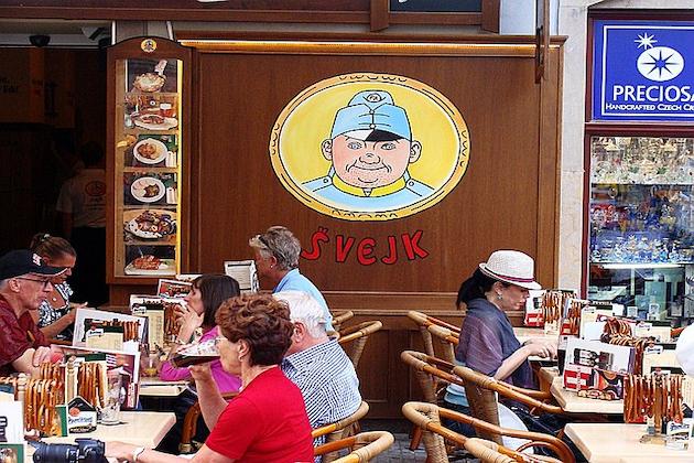 Court rules Czech Republic must reopen restaurants