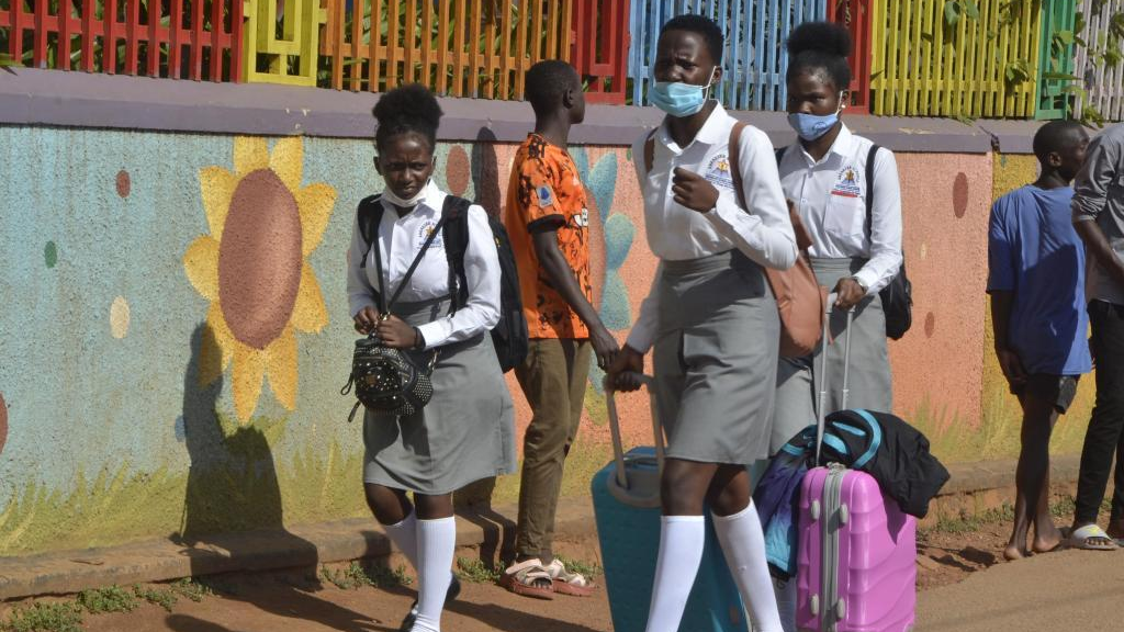 Ugandan schools overwhelmed by huge number of pupils