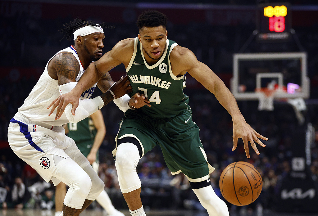 Bucks blow Clippers with fast break tsunami