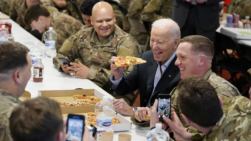 Biden in Poland salutes U.S. troops, will meet Ukrainians