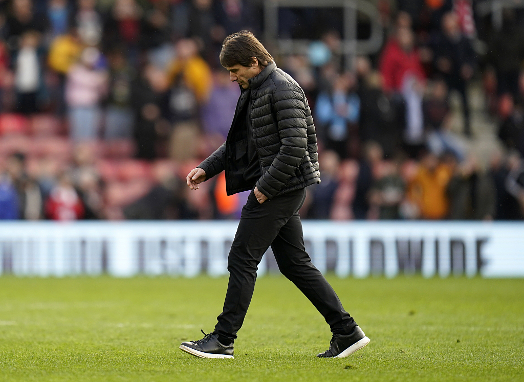 Hotspur's manager Antonio Conte blasts players and team owner